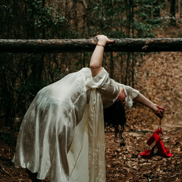 Jone’s New York Nightgown & Robe - Picture 3 of 8